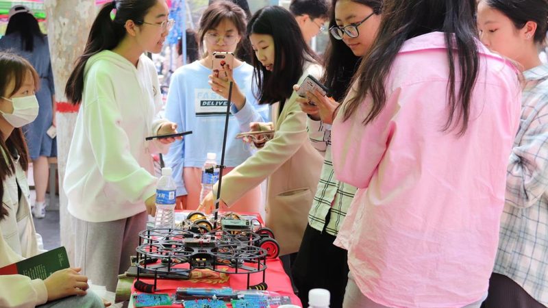 新药研发外包定制服务：揭秘其背后的创新与挑战